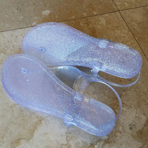 FIrM! CleAr JelLy sTuDdEd beAch th0ng sAndAl - Picture 3 of 7